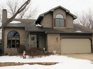 8970 32nd Ave, Kenosha, WI 53142