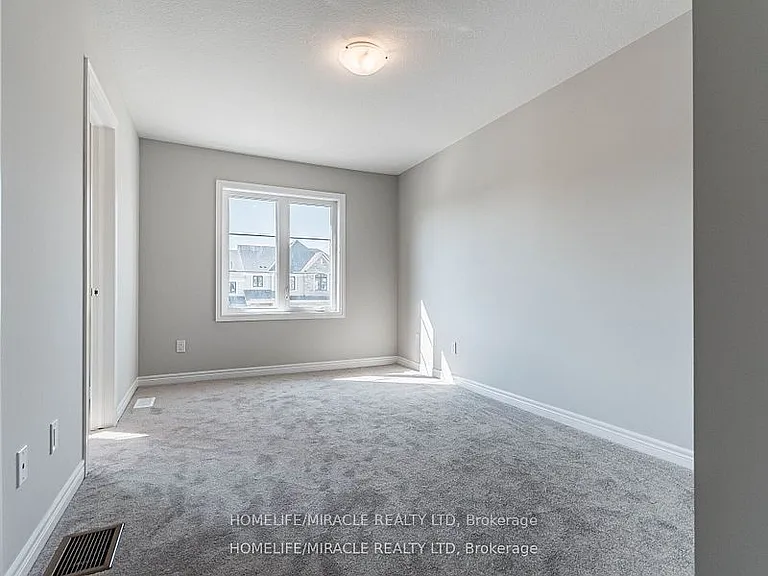 140 Aquasanta Cres — Photo 20