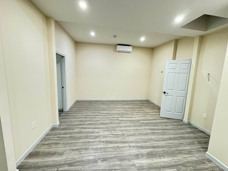 2nd image of 1549 Fulton St #3A