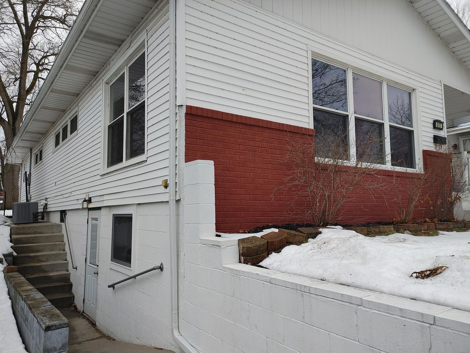 517 Jackson St #B, Michigan City, IN 46360 | Zillow