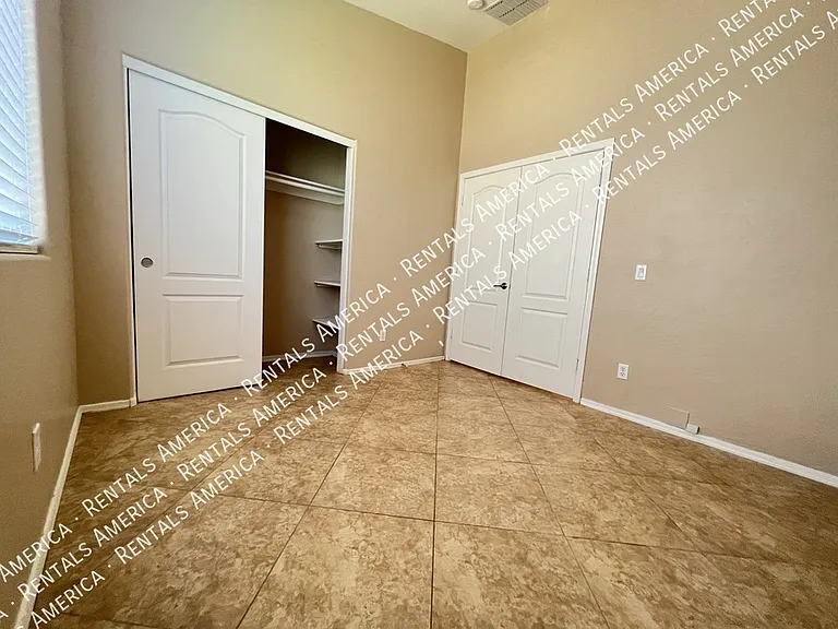 1536 E Fontana Dr — Photo 24