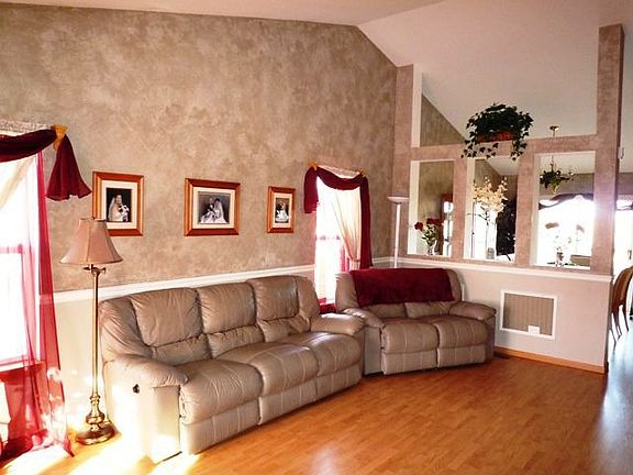 3rd image of 15951 Palm Ct