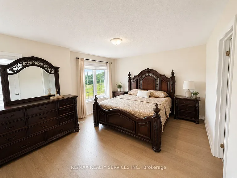 36 Dore Dr — Photo 6