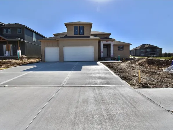 8003 NE 77th St, Kansas City, MO 64158