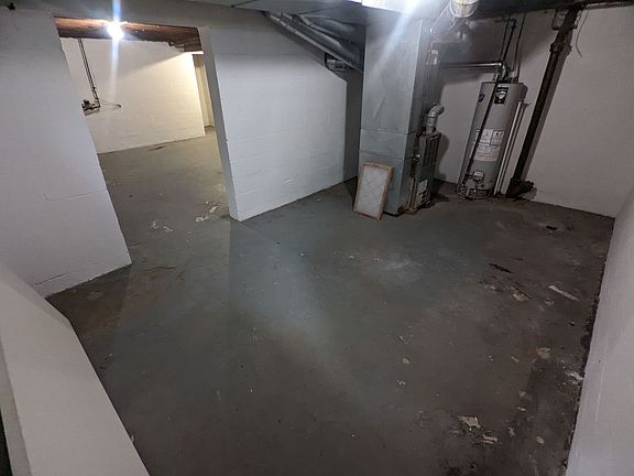 4th image of 378 Roosevelt Ave Unit 7