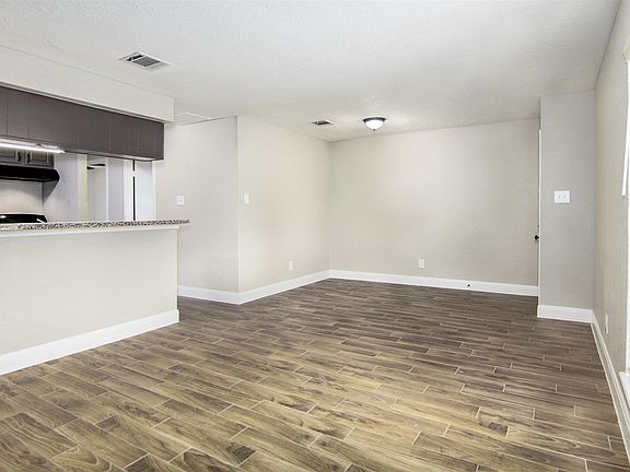 3rd image of 7426 Aljean Ln
