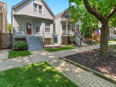 2428 W Hutchinson St, Chicago, IL, 60618