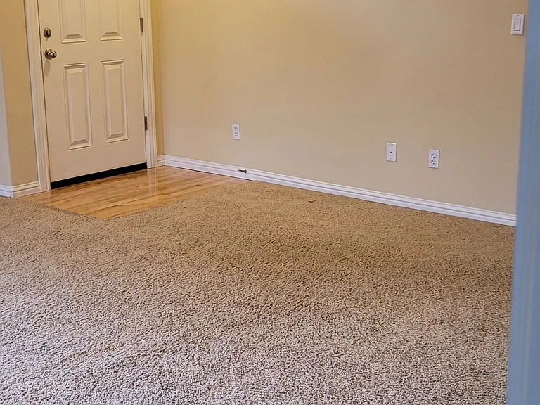 539 SE Oak Grove Ave — Photo 8