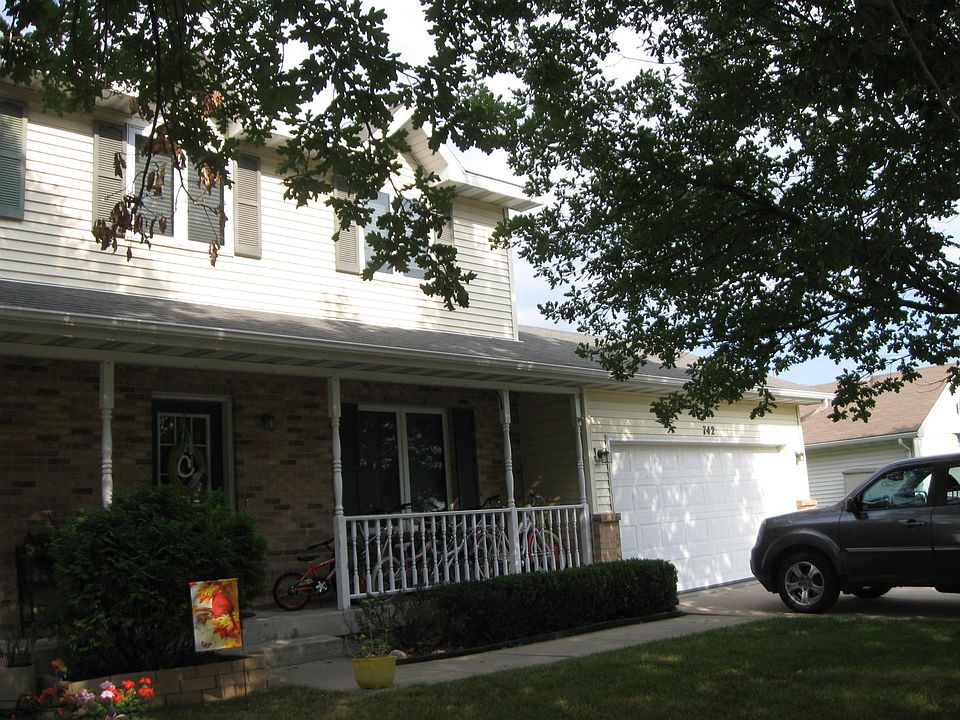 2nd image of 742 Edgemore Dr