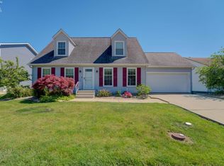 6008 Conneaut Light Dr, Vermilion, OH 44089
