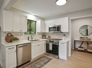 1034 Heritage Vlg #B, Southbury, CT 06488