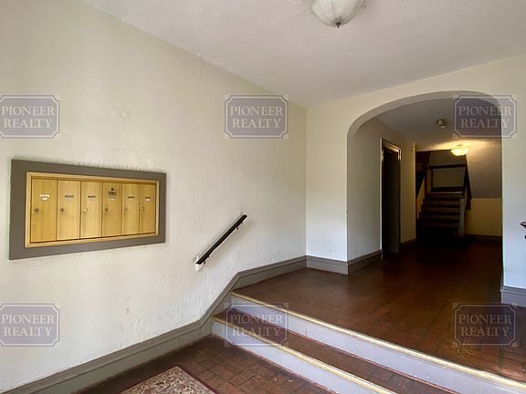 5th image of 3116 Stuart Ave APT 4