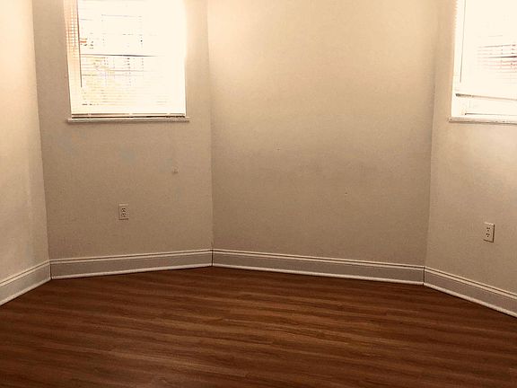 4th image of 1315 W Carmen Ave #G
