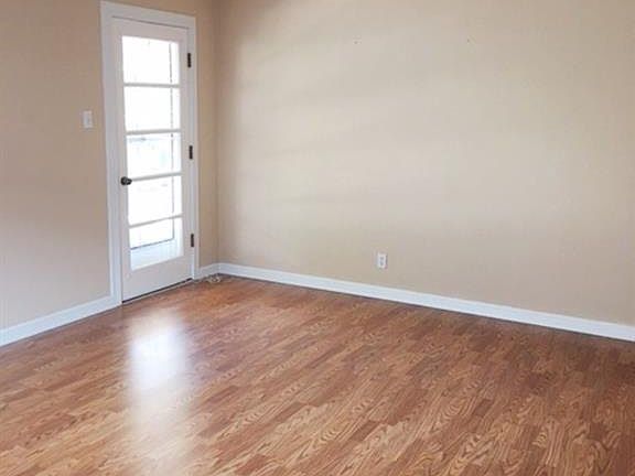 3rd image of 10404 Sugarberry Ave