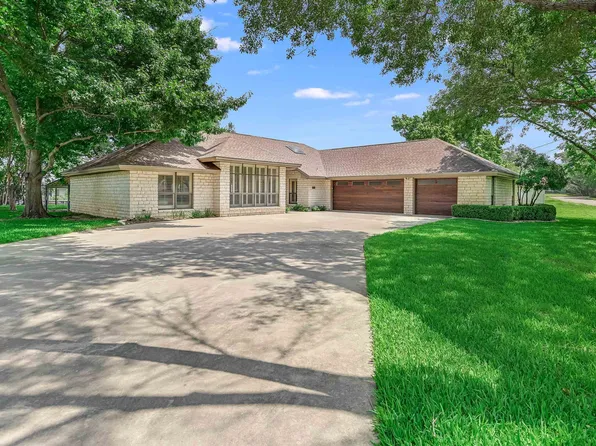 407 Lake Point Dr., Horseshoe Bay, TX 78657