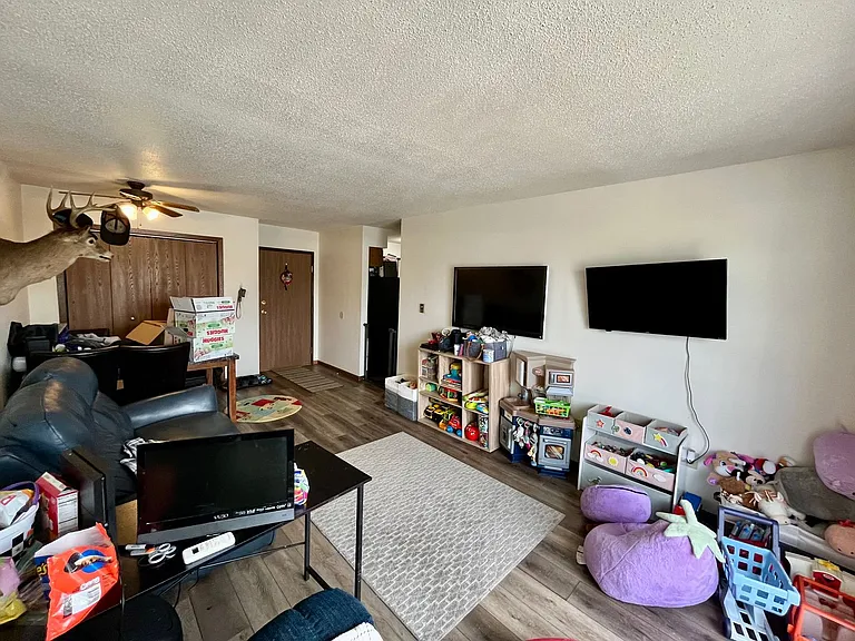806 S State St — Photo 24