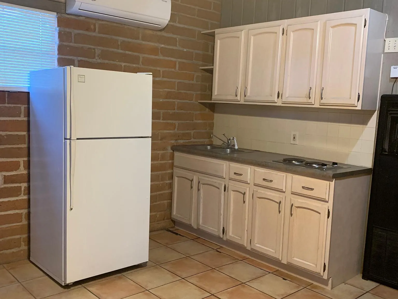 Studio, 350 sqft, $825 — Photo 4