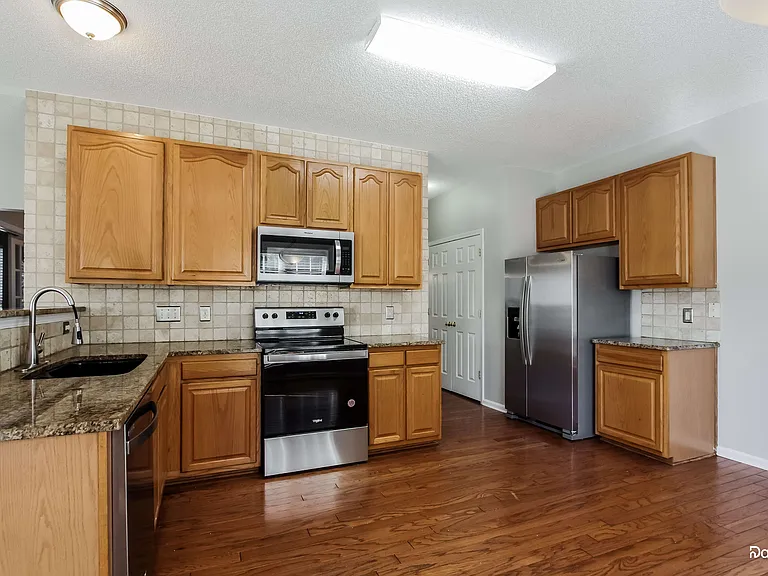 10802 Gold Pan Rd — Photo 3
