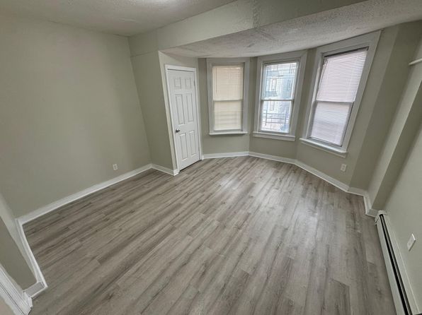 725 Bergen St #1F