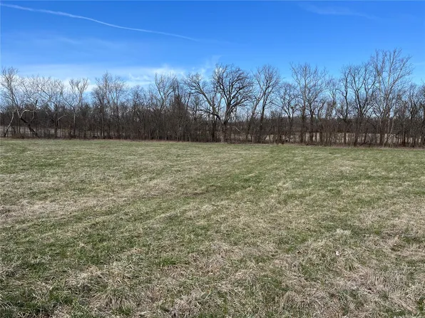 5 Summers Breeze Ct, Hawk Pt, MO 63349