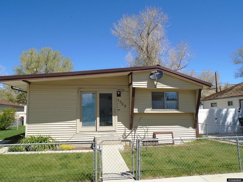 1233 10th St, Rock Springs, WY 82901 MLS 20222887 Zillow