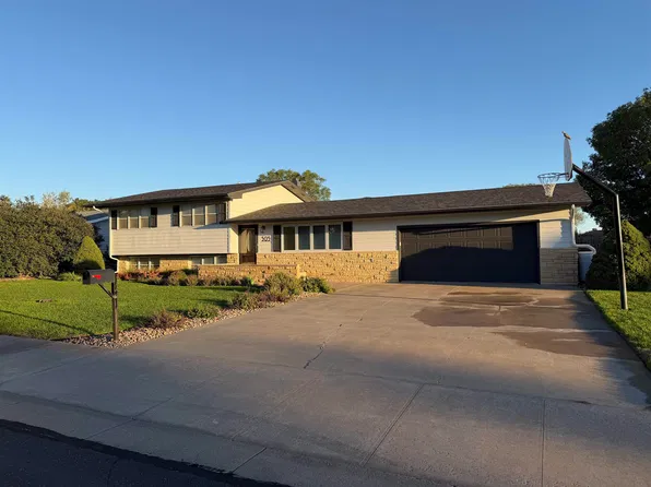 505 W 30th St, Hays, KS 67601