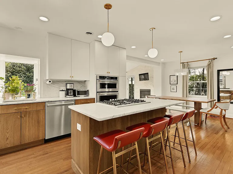 7208 Delfield St — Photo 15