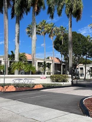 7925 SW 104th St APT 202-E, Miami, FL 33156