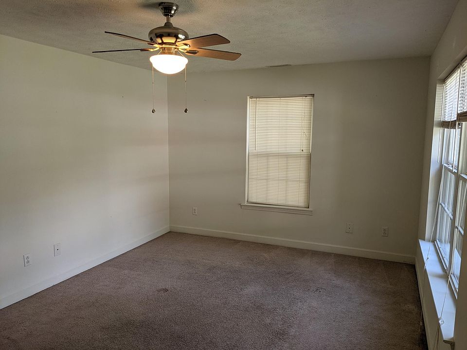 1st image of 905 Leaf Ave