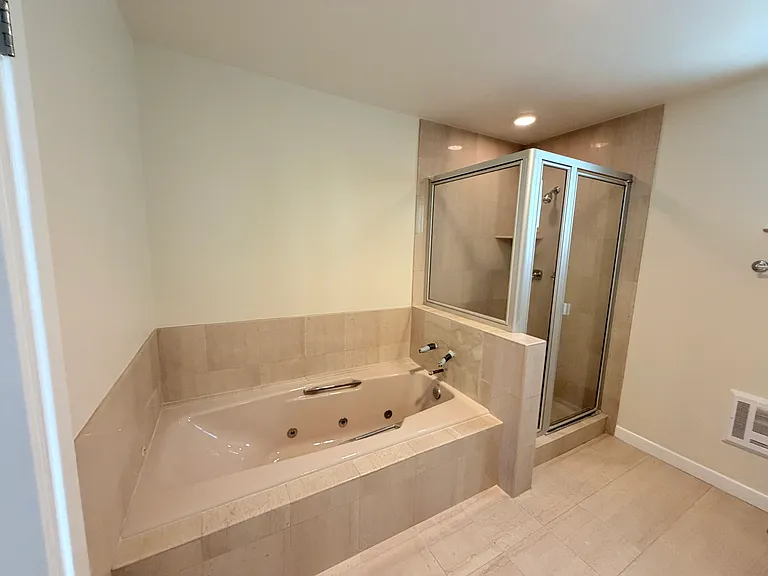 4006 Ocean Dr — Photo 11