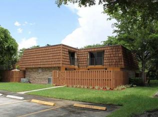 4179 Forest Hill Dr, Hollywood, FL 33026