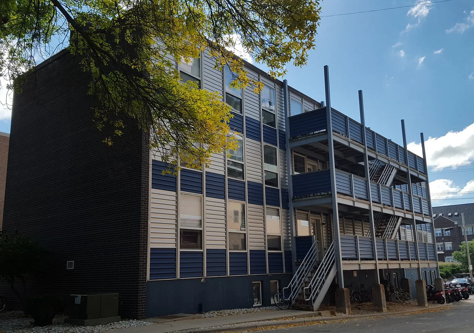 1317 Spring St — Photo 2