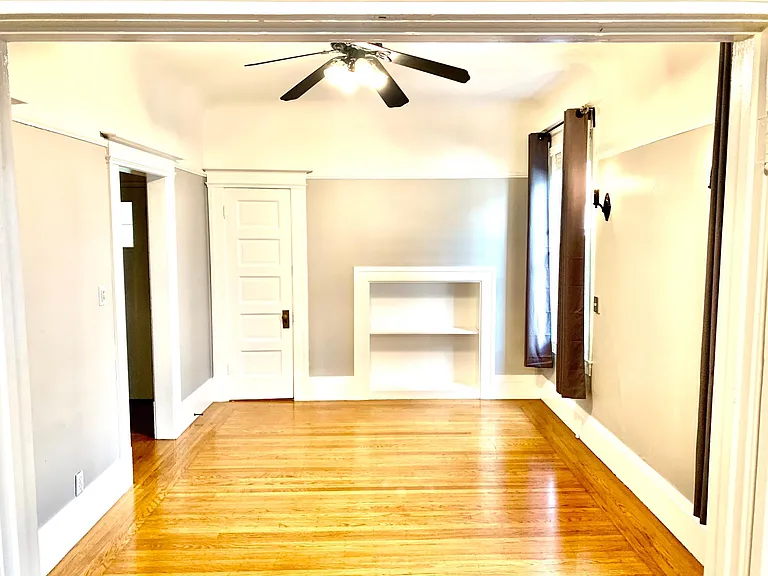 2214 Capitol Ave #2 — Photo 10