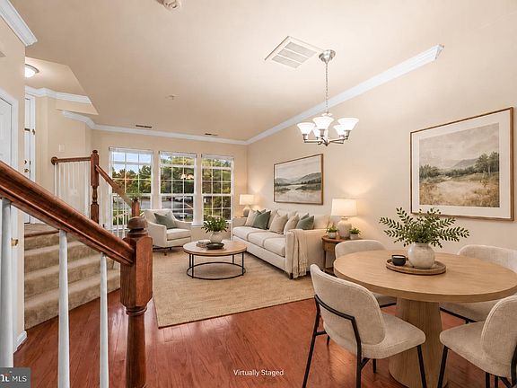 3rd image of 9612 Wigfall Way