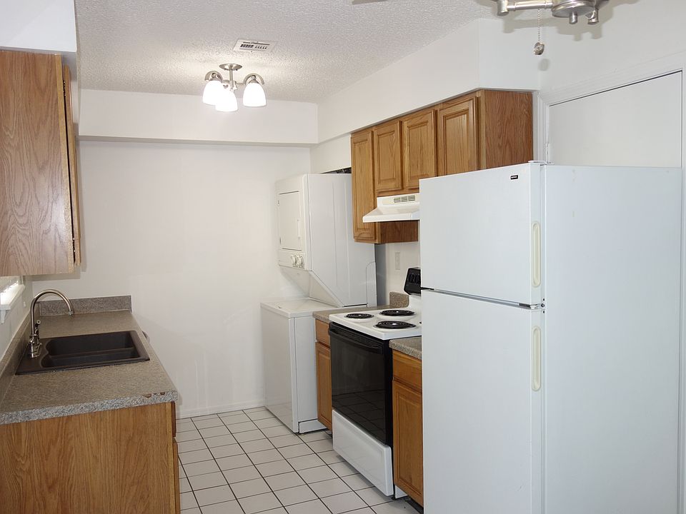 View of kitchen. All pictured apppliances are included! Looking South