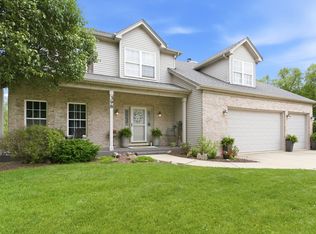 398 Essex Dr, Oswego, IL 60543