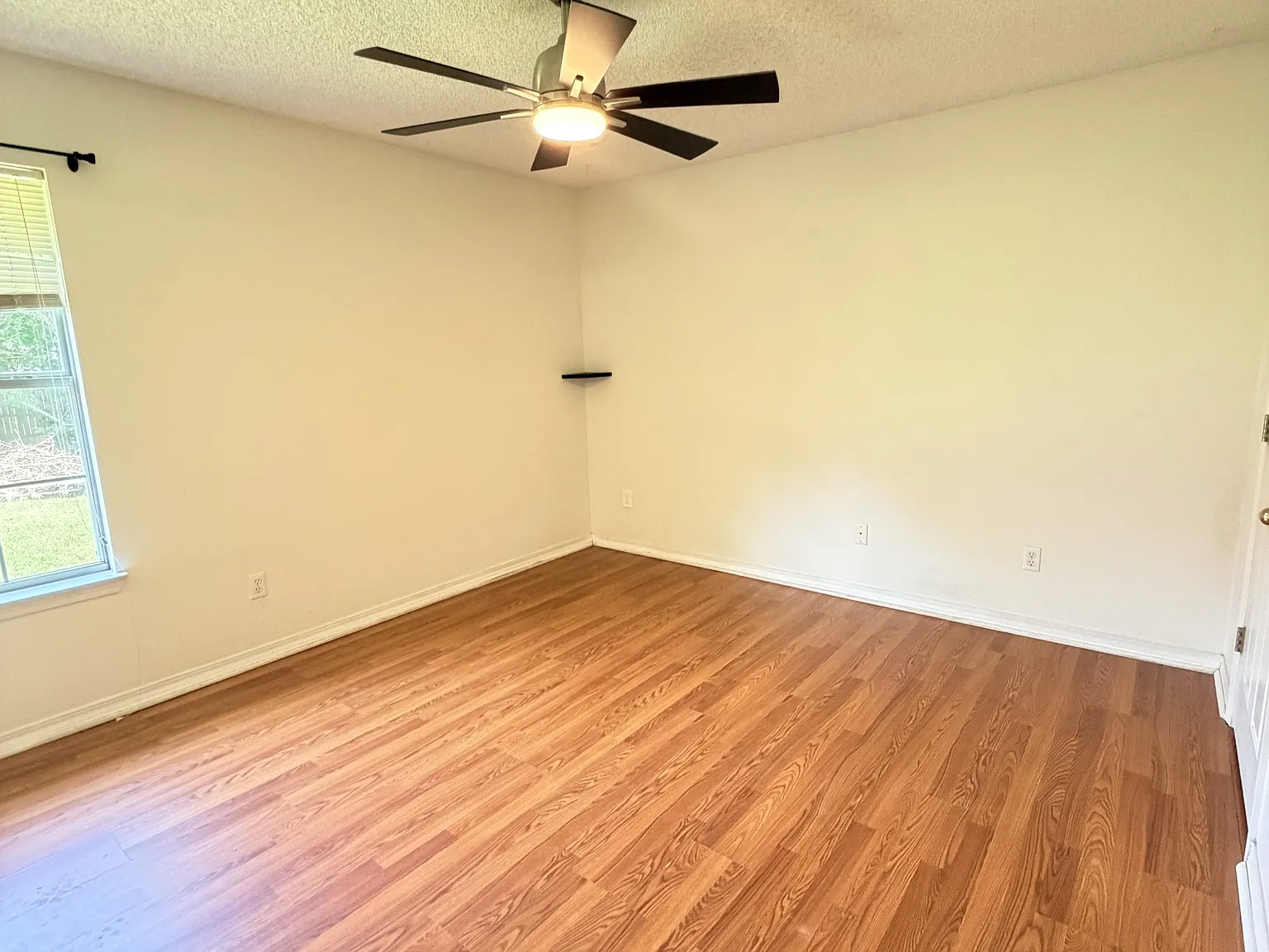 6585 Eagle Crest Dr. - . — Photo 3