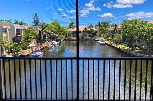 6 Royal Palm Way Photo 1