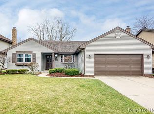 111 Buckingham Ct, Elk Grove Village, IL 60007