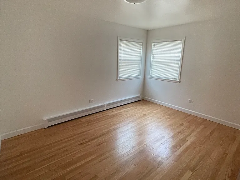 4342 Warren Ave #1N — Photo 2