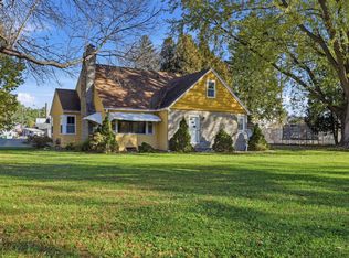 230 McLeod Ave W, Winsted, MN 55395