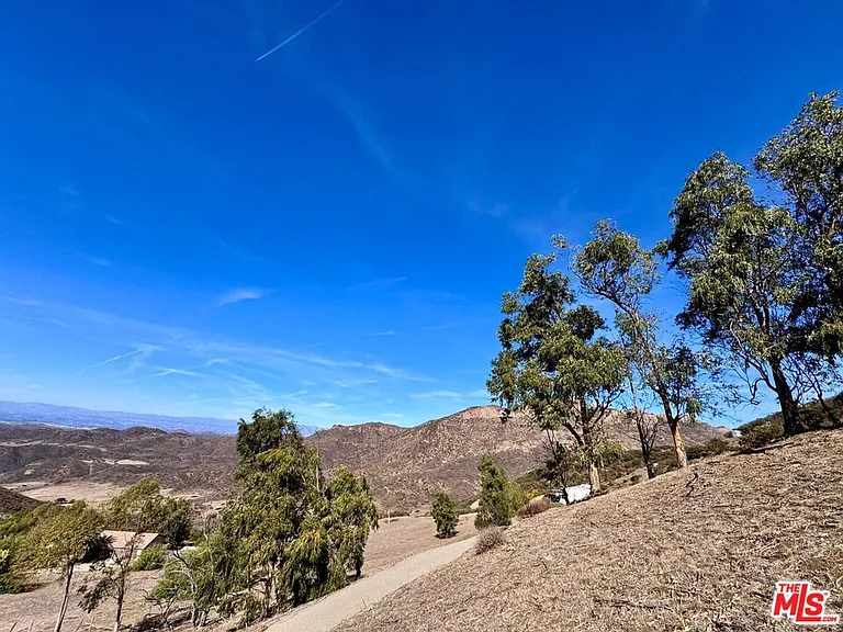 11077 Pacific View Dr — Photo 29