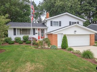 1254 Jackie Ln, Mayfield Heights, OH 44124