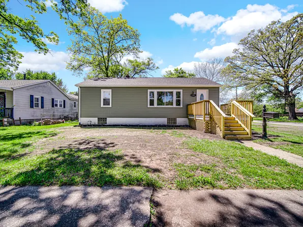 2704 Lake St, Lake Station, IN 46405