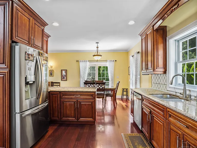56 Barholm Ave — Photo 8