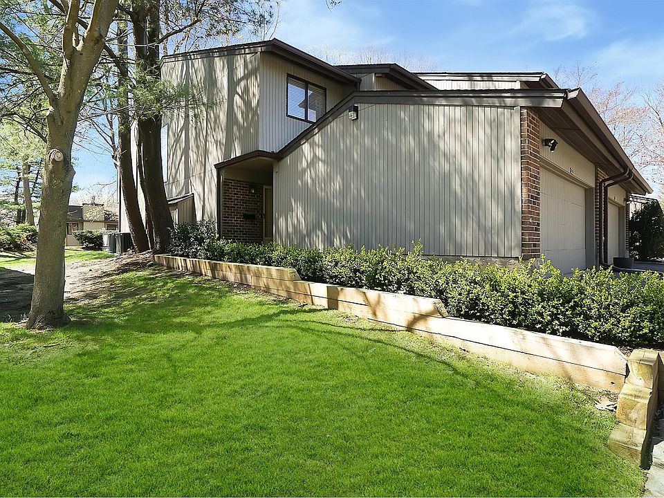 1st image of 229 Hamlet Dr