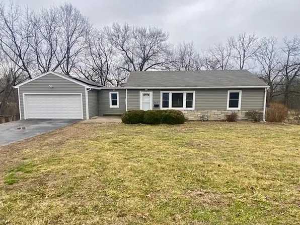 8641 N Highland Ave, Kansas City, MO 64155