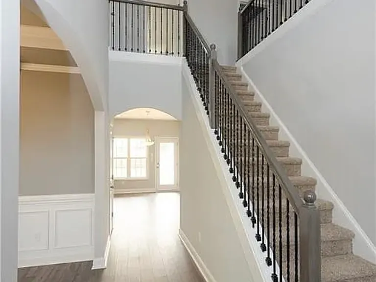 130 Brummel Ct — Photo 2