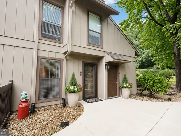 1202 Cumberland Ct SE, Smyrna, GA 30080