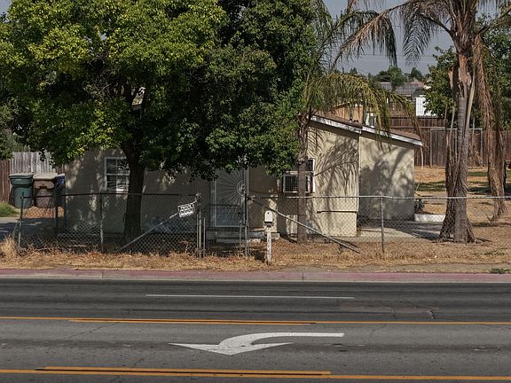 4th image of 272 S Mooney Boulevard